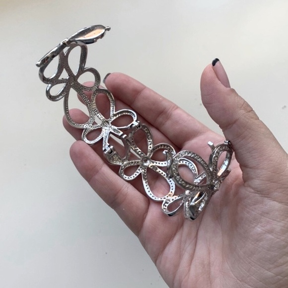 Silver faux diamond flowers floral wide bangle bracelet - Picture 6 of 6